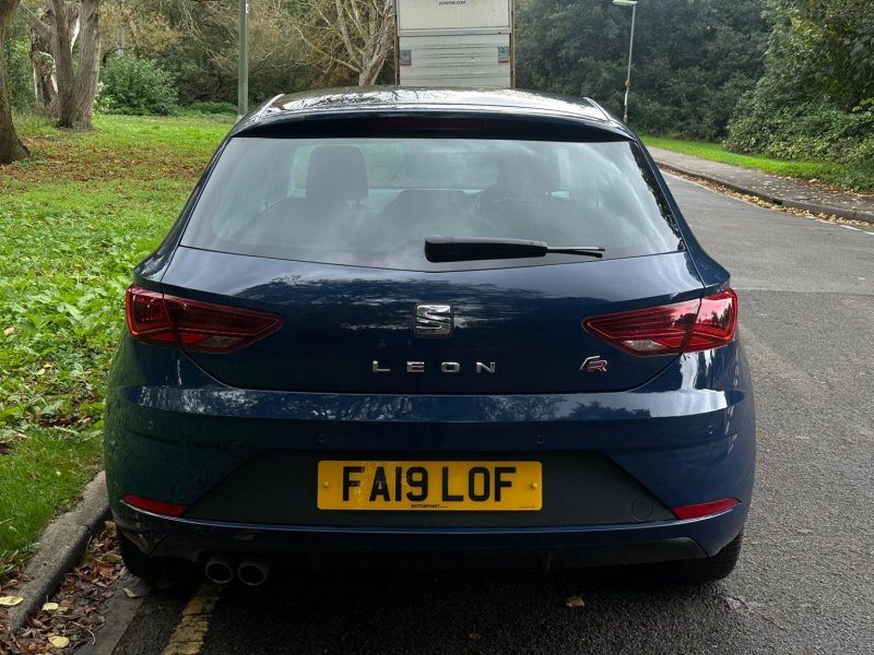 SEAT LEON