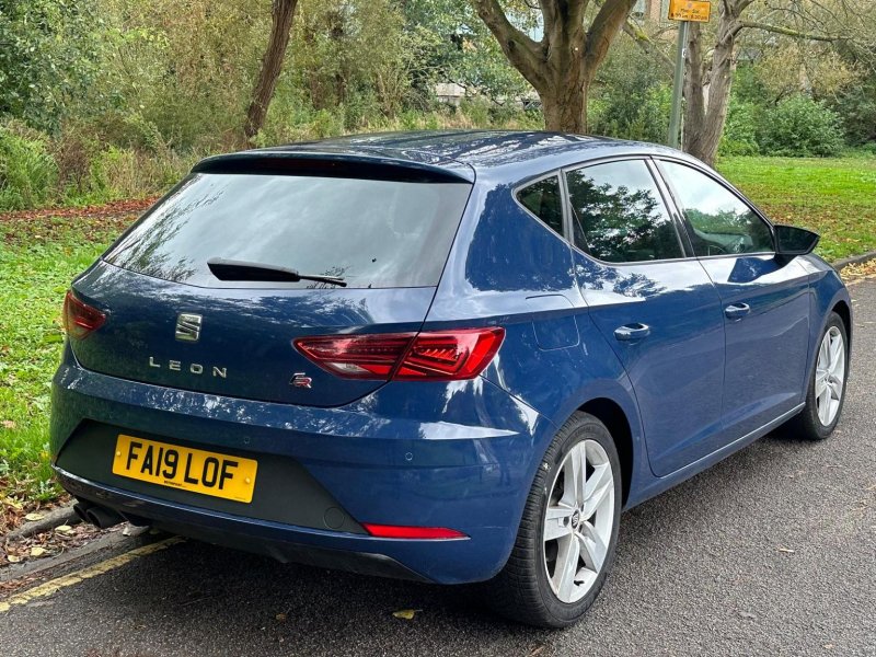 SEAT LEON