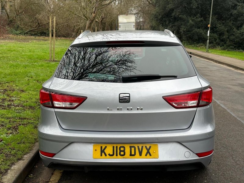 SEAT LEON