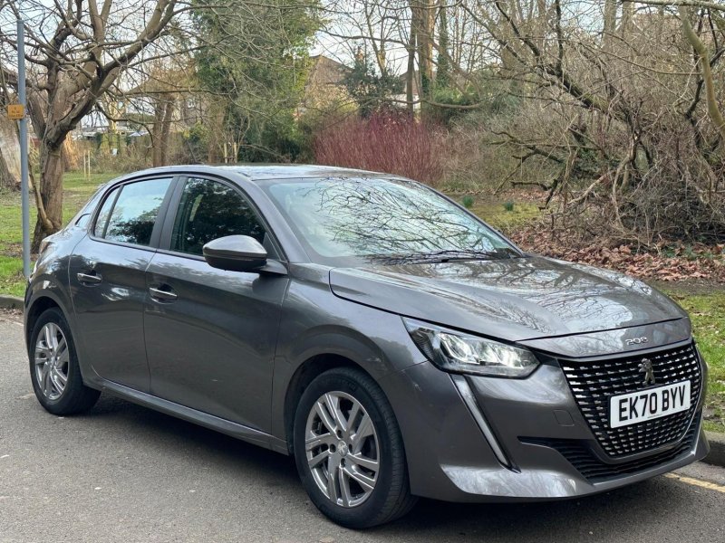 PEUGEOT 208
