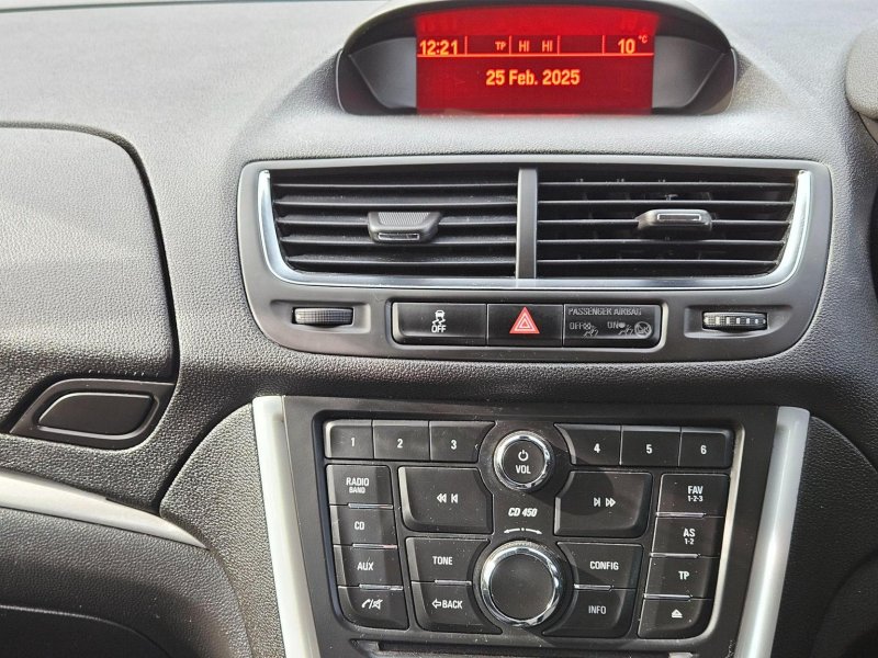 VAUXHALL MOKKA