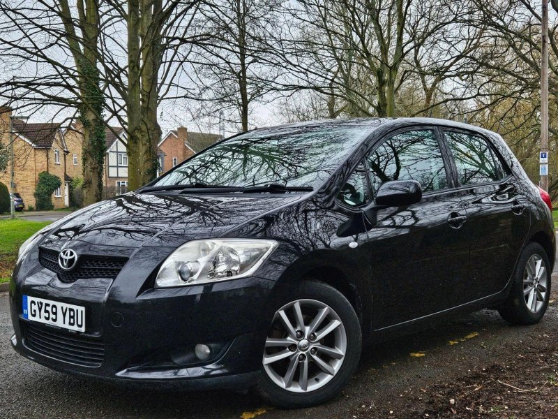 TOYOTA AURIS