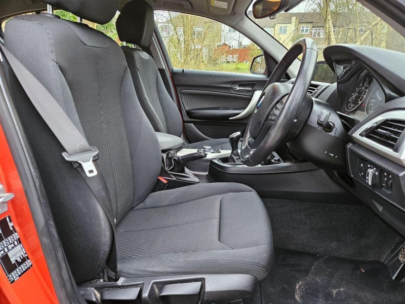 BMW 1 SERIES