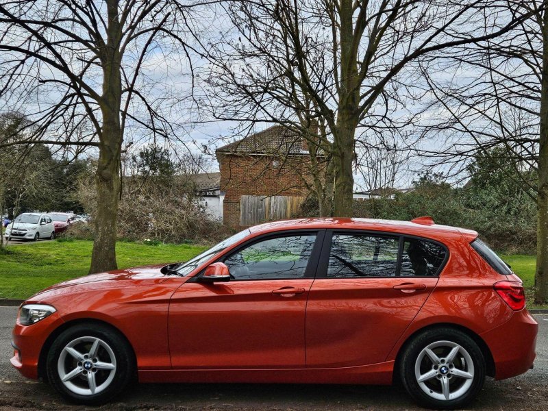 BMW 1 SERIES