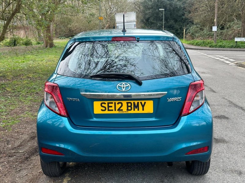 TOYOTA YARIS