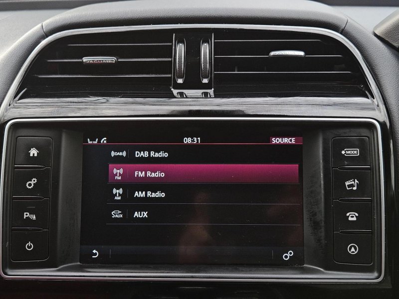 JAGUAR XE