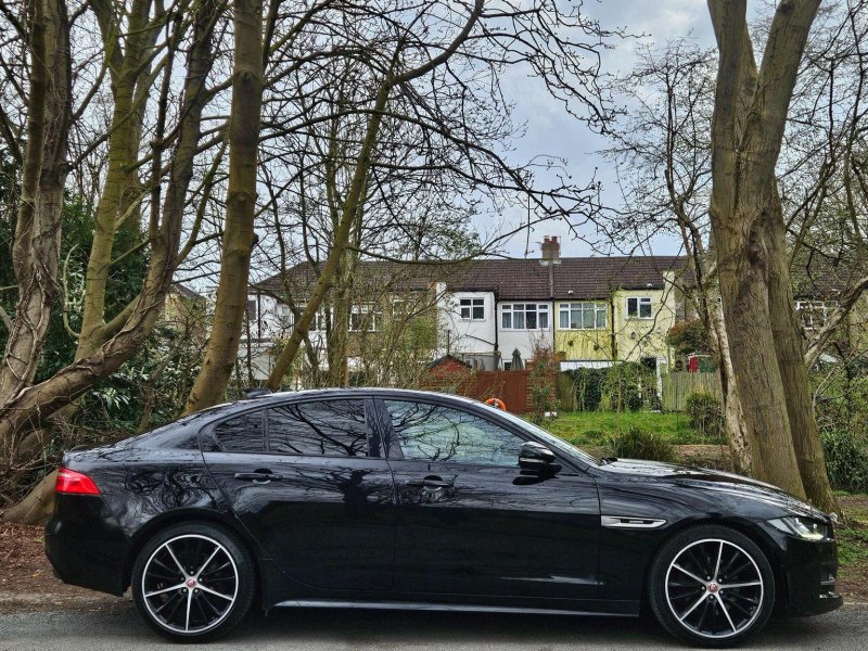JAGUAR XE