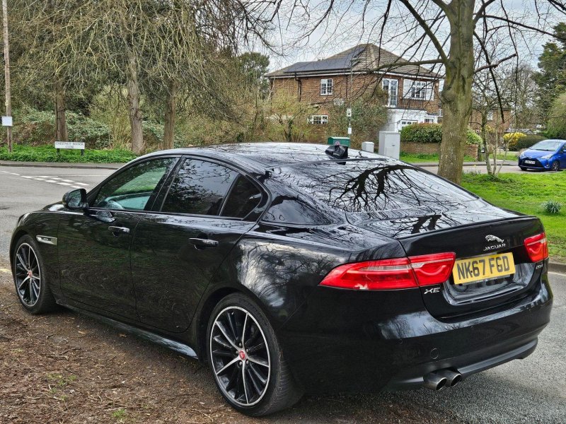 JAGUAR XE