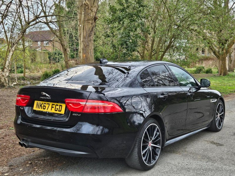 JAGUAR XE
