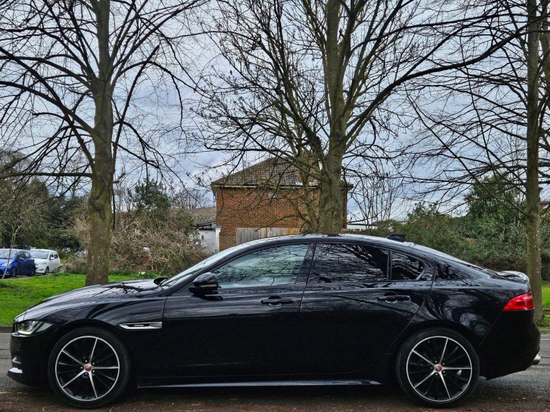 JAGUAR XE