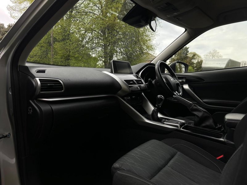 MITSUBISHI ECLIPSE CROSS