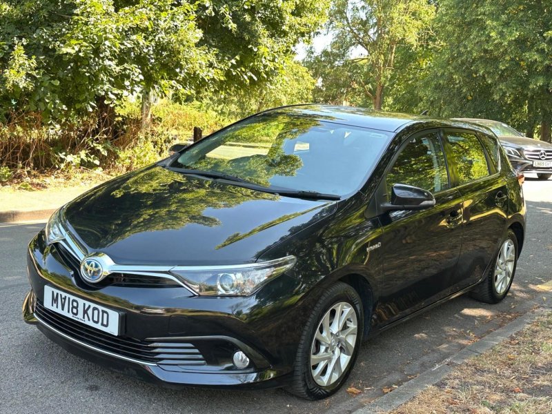 TOYOTA AURIS