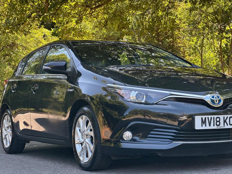 TOYOTA AURIS