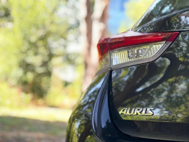 TOYOTA AURIS