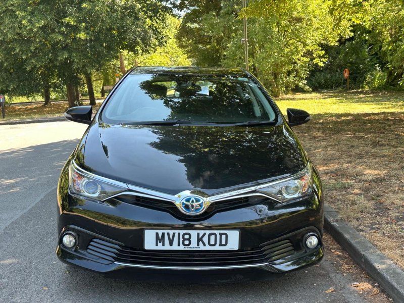 TOYOTA AURIS