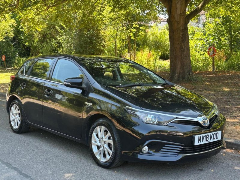 TOYOTA AURIS