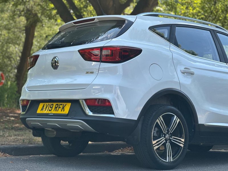 MG ZS